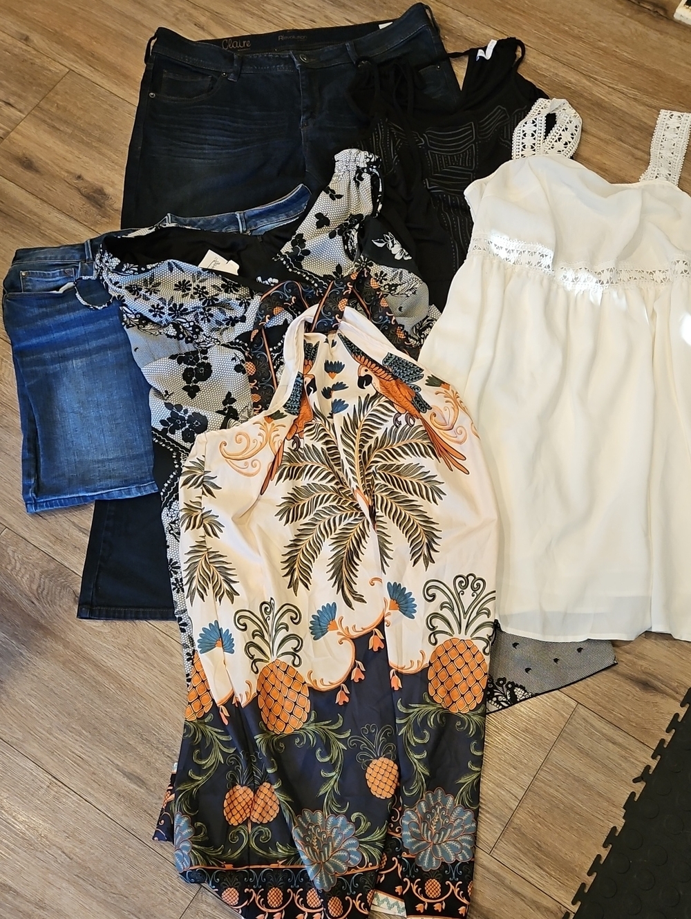 PLUS SIZE 6-PIECE CLOTHING BUNDLE | DRESSES + JEANS + DENIM SKIRT + ROMPER